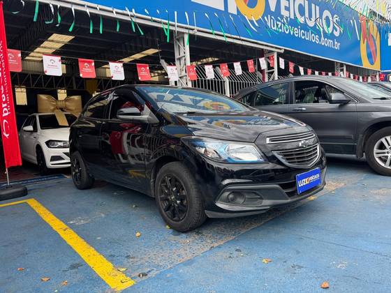CHEVROLET ONIX 1.4 MPFI LT 8V FLEX 4P MANUAL CHEVROLET ONIX 1.4 MPFI LT 8V FLEX 4P MANUAL